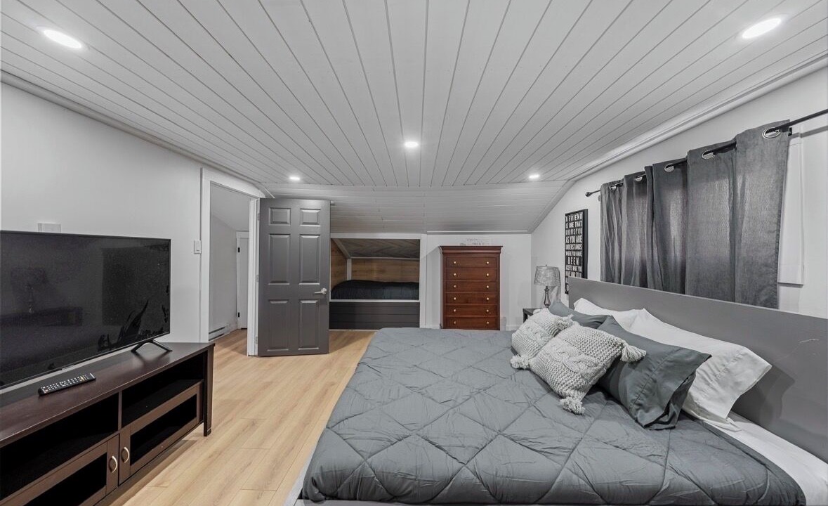 Photo of Bedroom in Pointe-du-Chene
