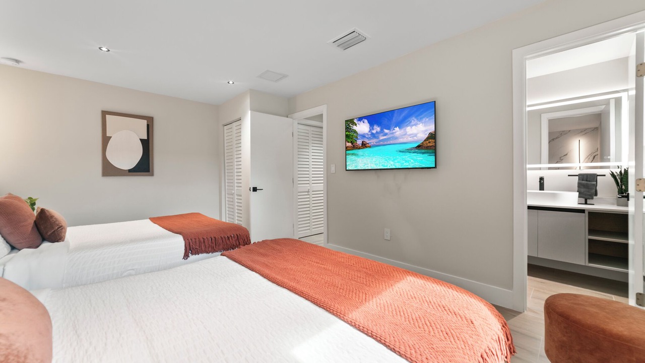 Photo of Bedroom in Miami Gardens