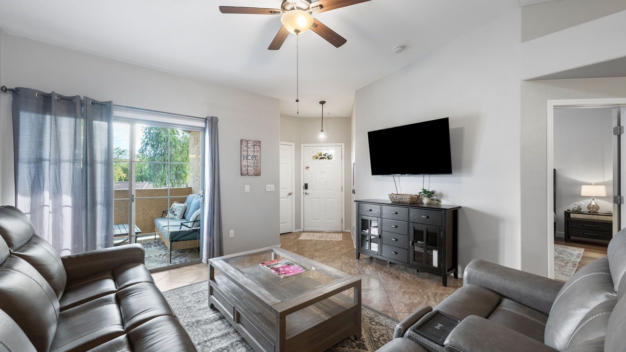 Photo of Livingroom in Parkwood Ranch