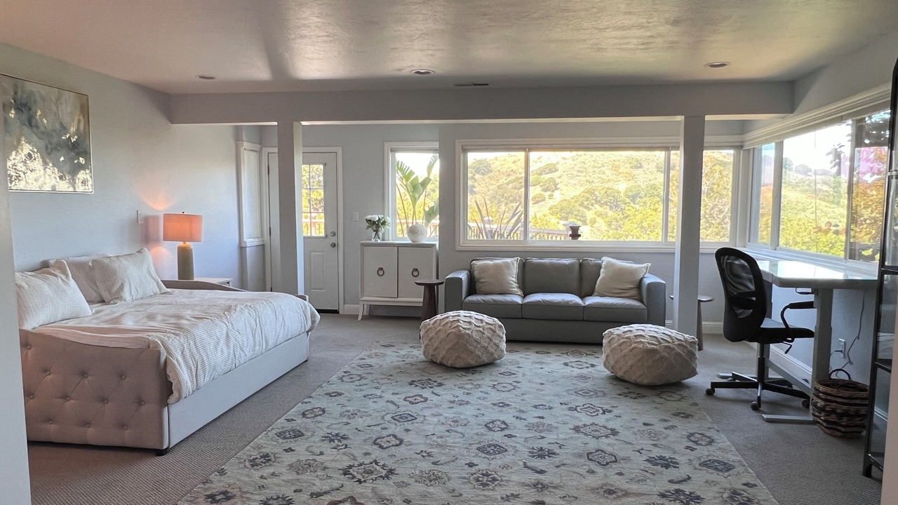 Photo of Livingroom in Belmont