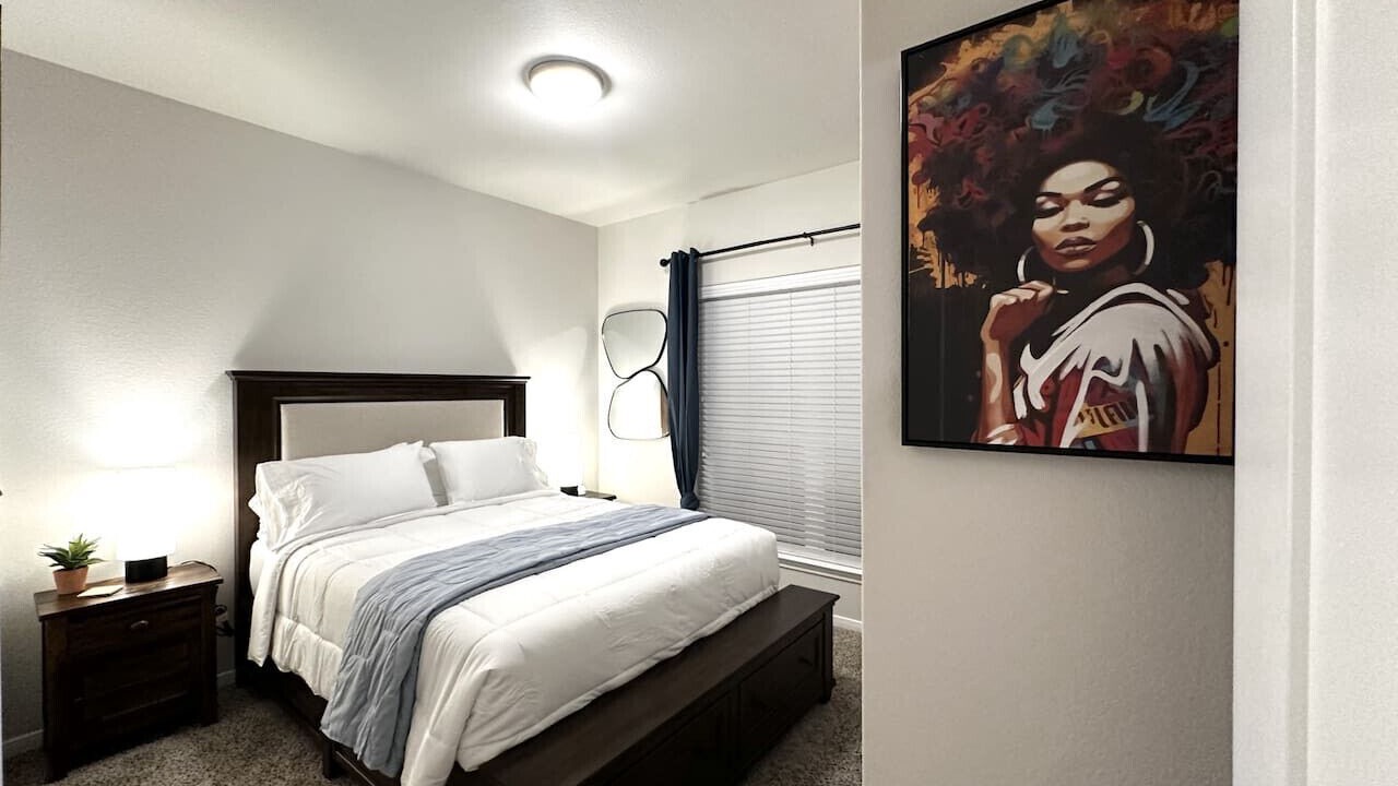 Photo of Bedroom in Leon Junction