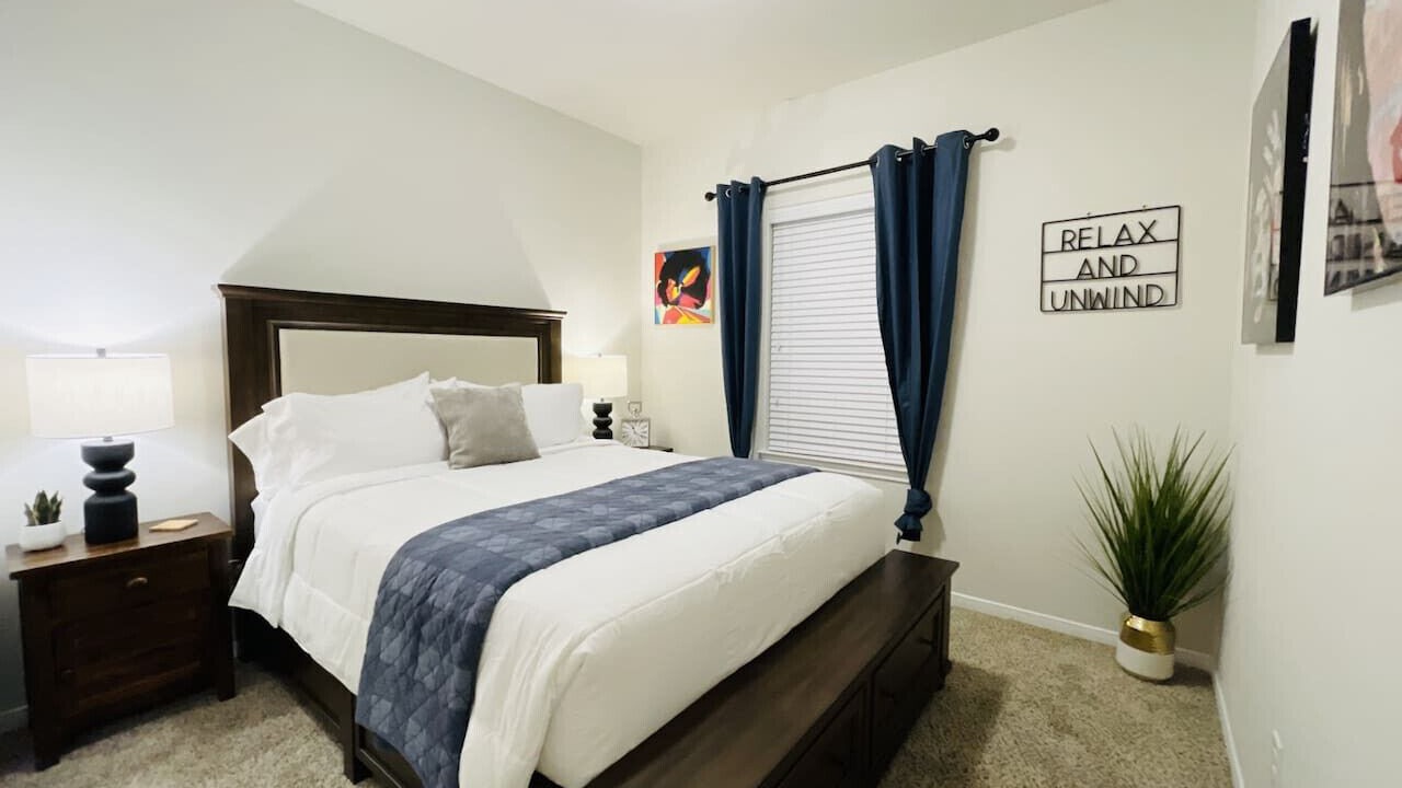 Photo of Bedroom in Leon Junction