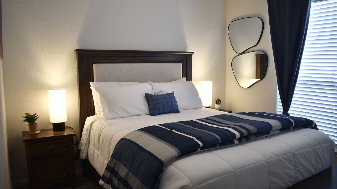 Photo of Bedroom in Leon Junction
