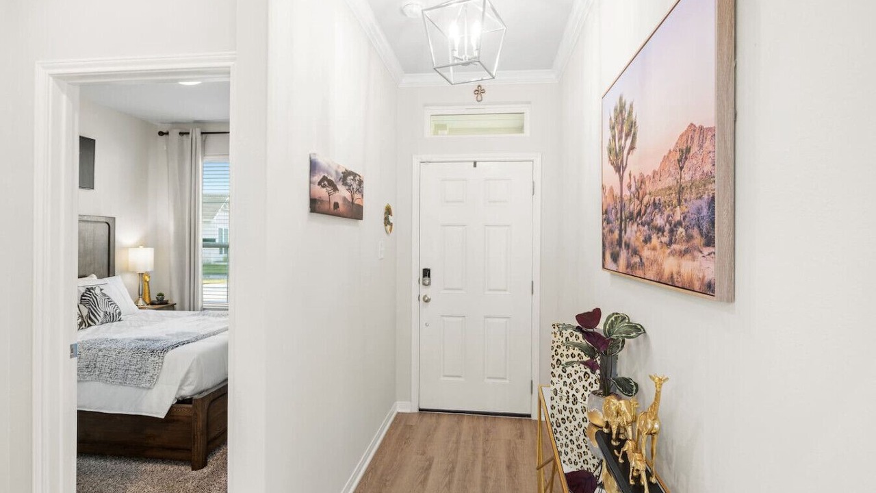 Photo of Bedroom in Leon Junction