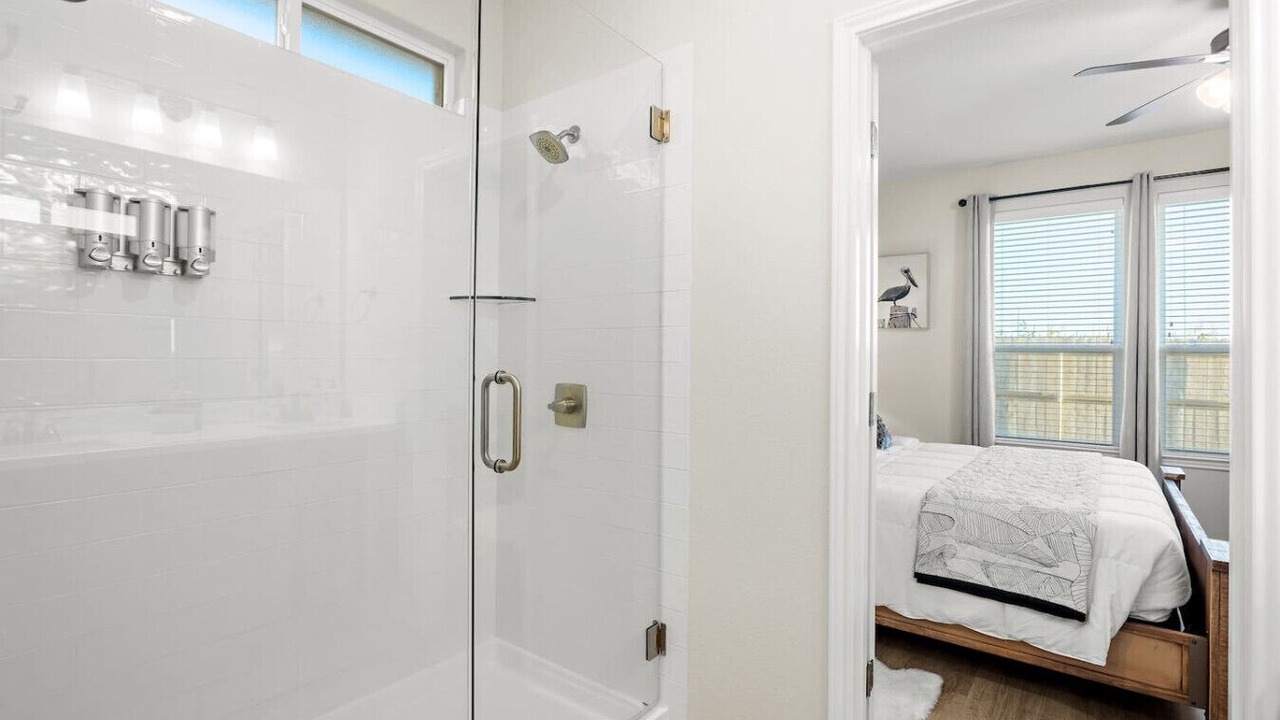 Photo of Bathroom in Leon Junction