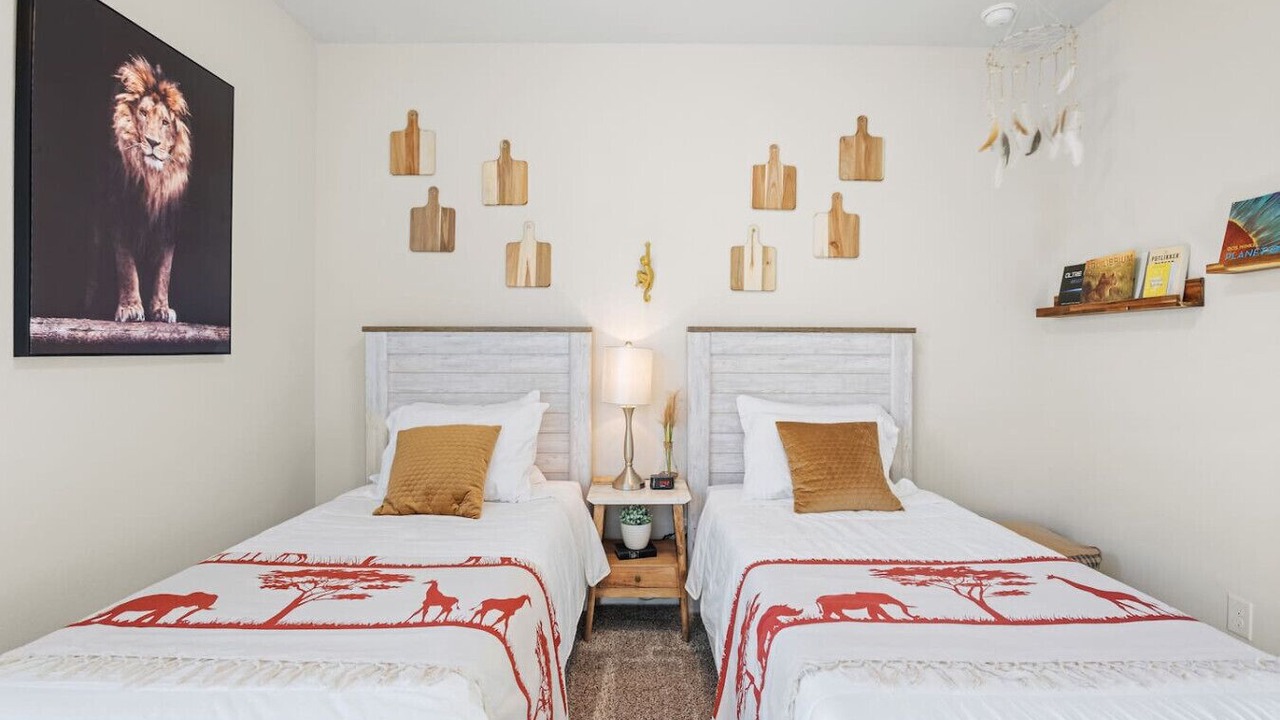 Photo of Bedroom in Leon Junction