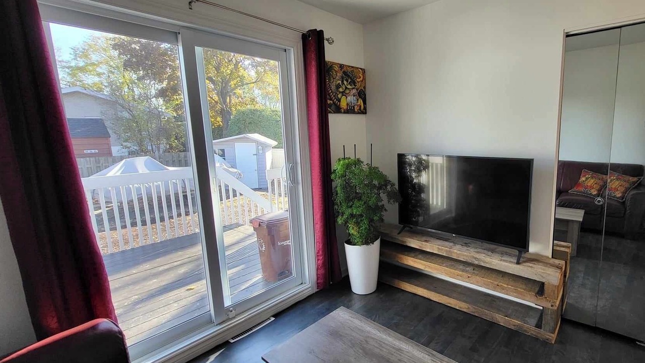 Photo of Livingroom in Longueuil