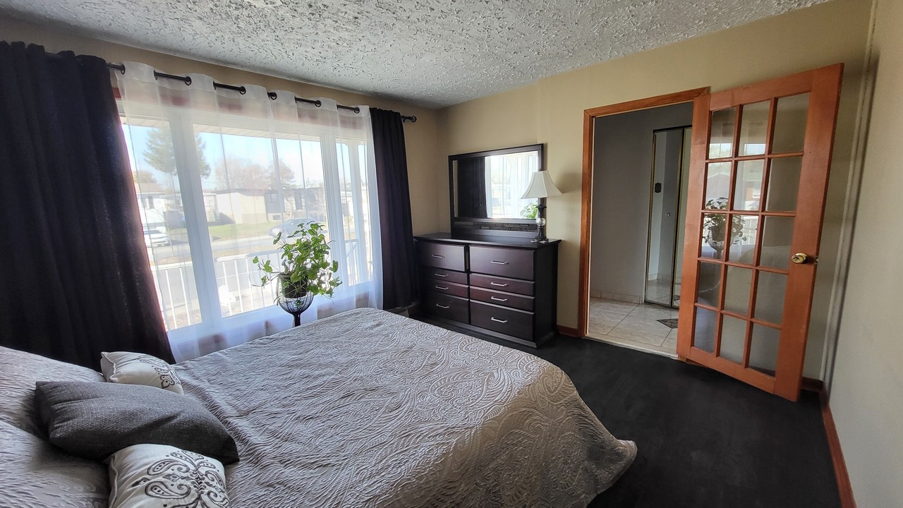 Photo of Bedroom in Longueuil