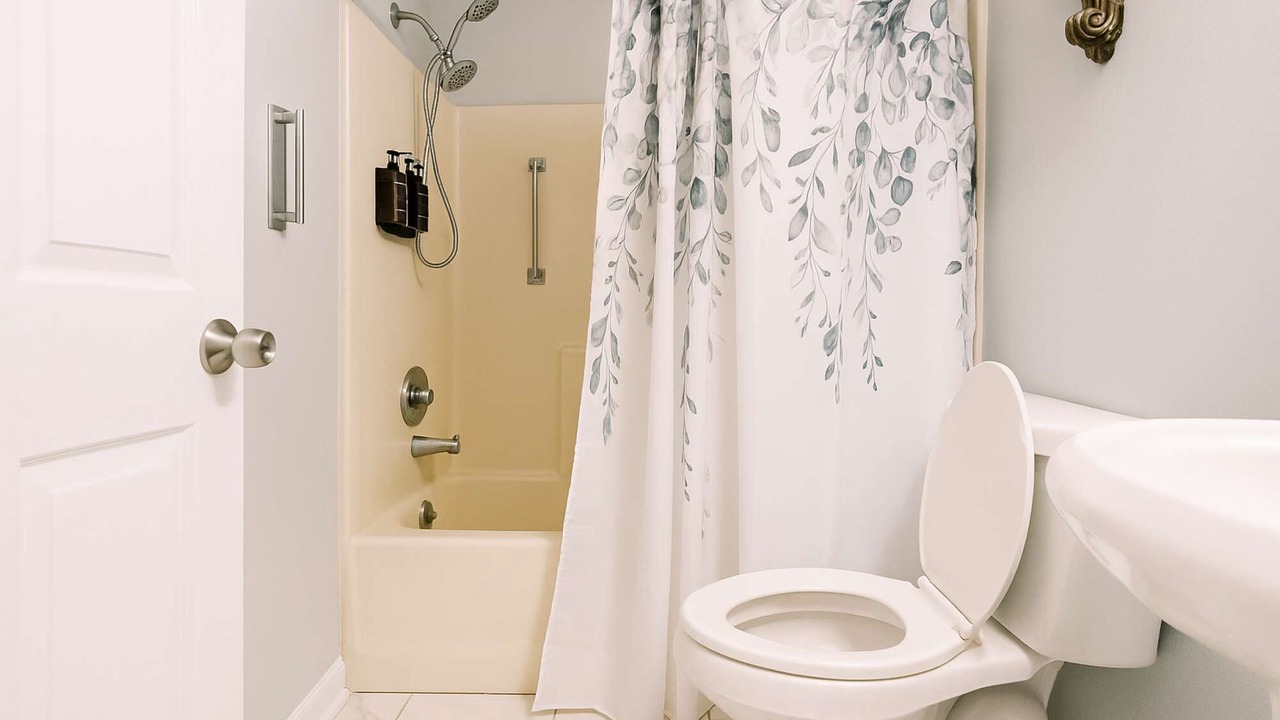 Photo of Bathroom in Garden City