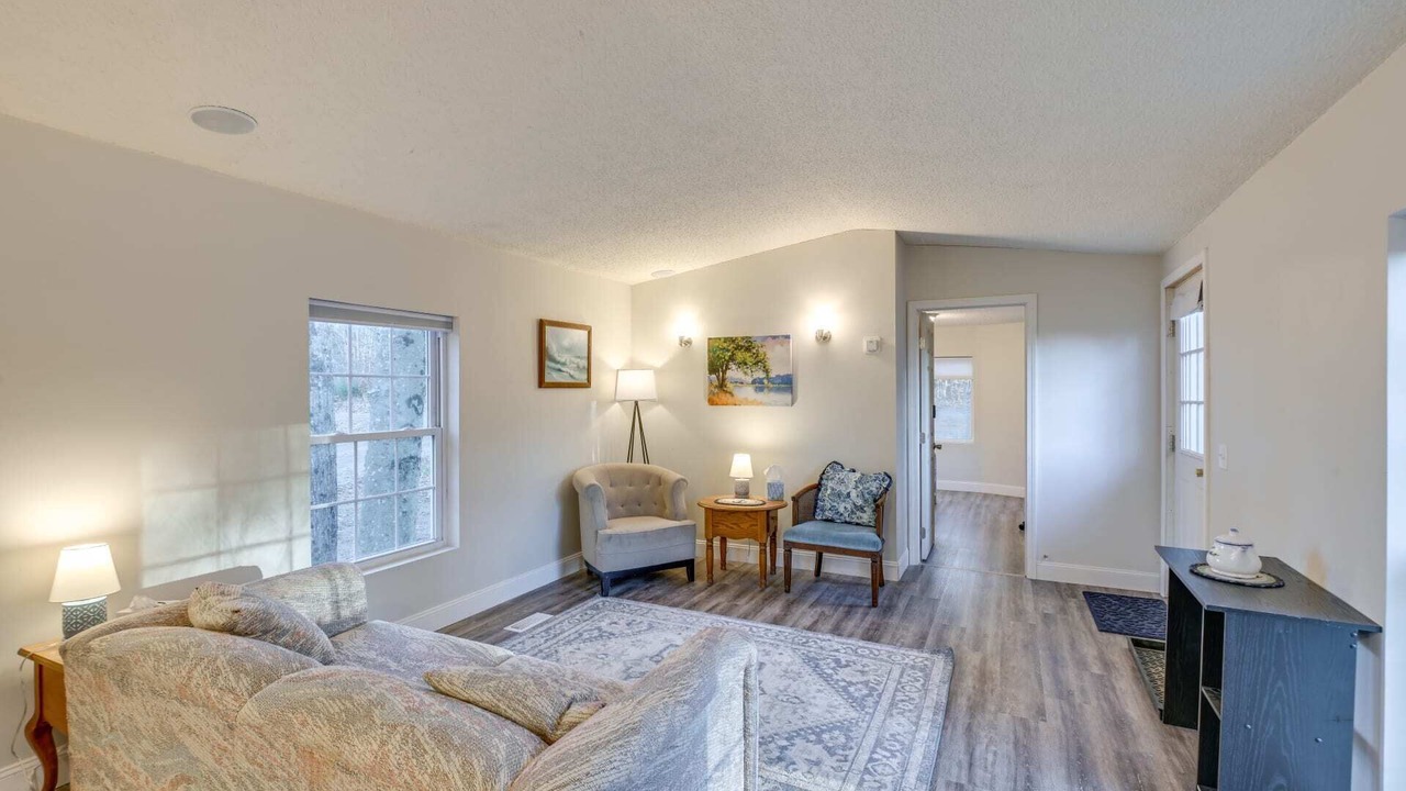 Photo of Livingroom in Glenburn