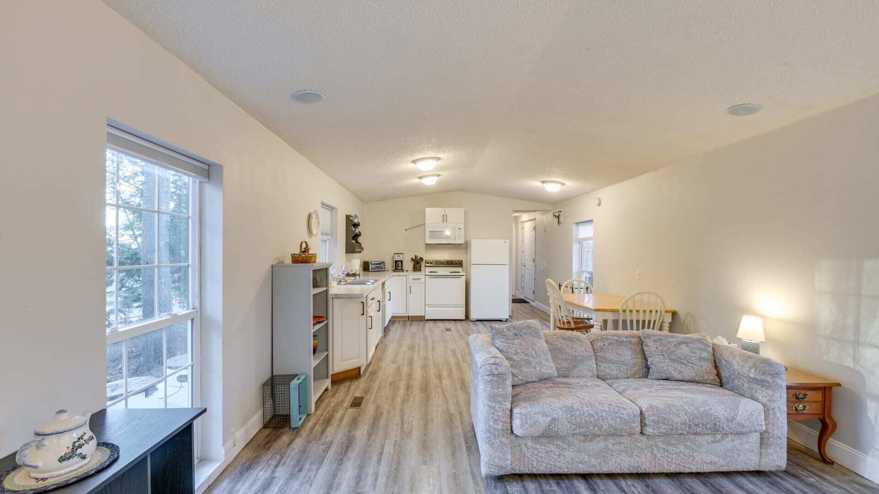 Photo of Livingroom in Glenburn