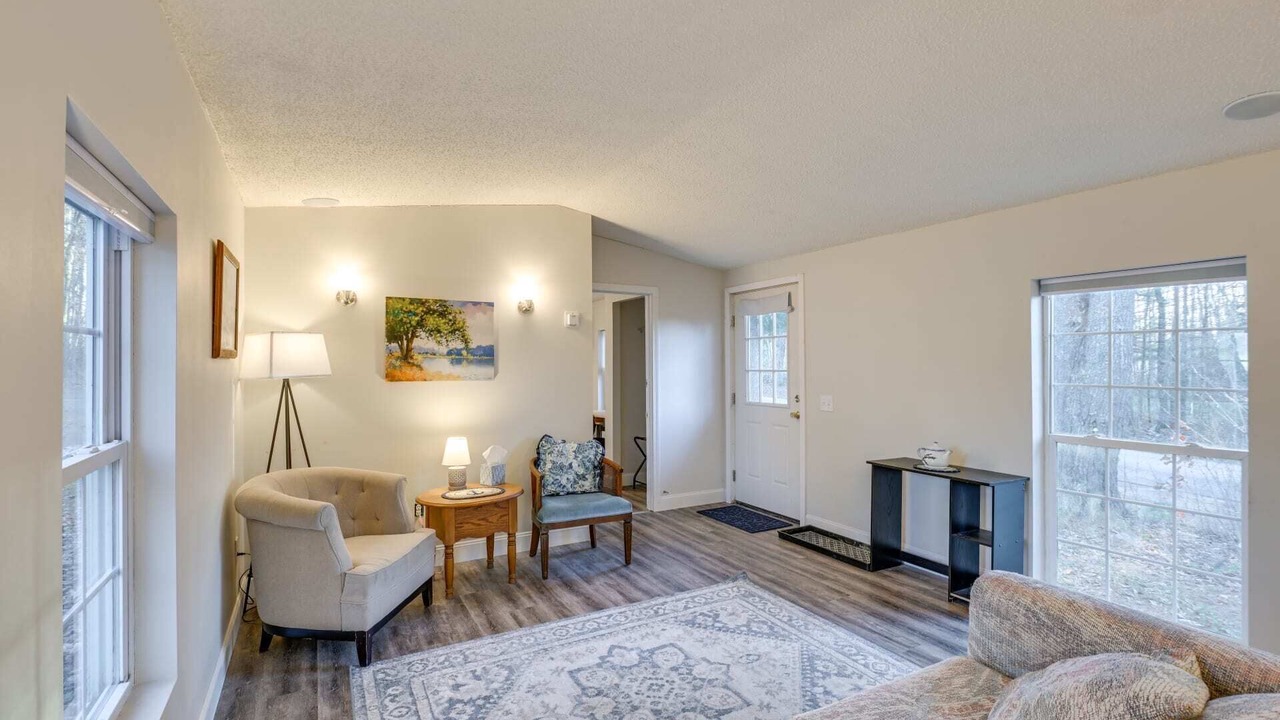 Photo of Livingroom in Glenburn