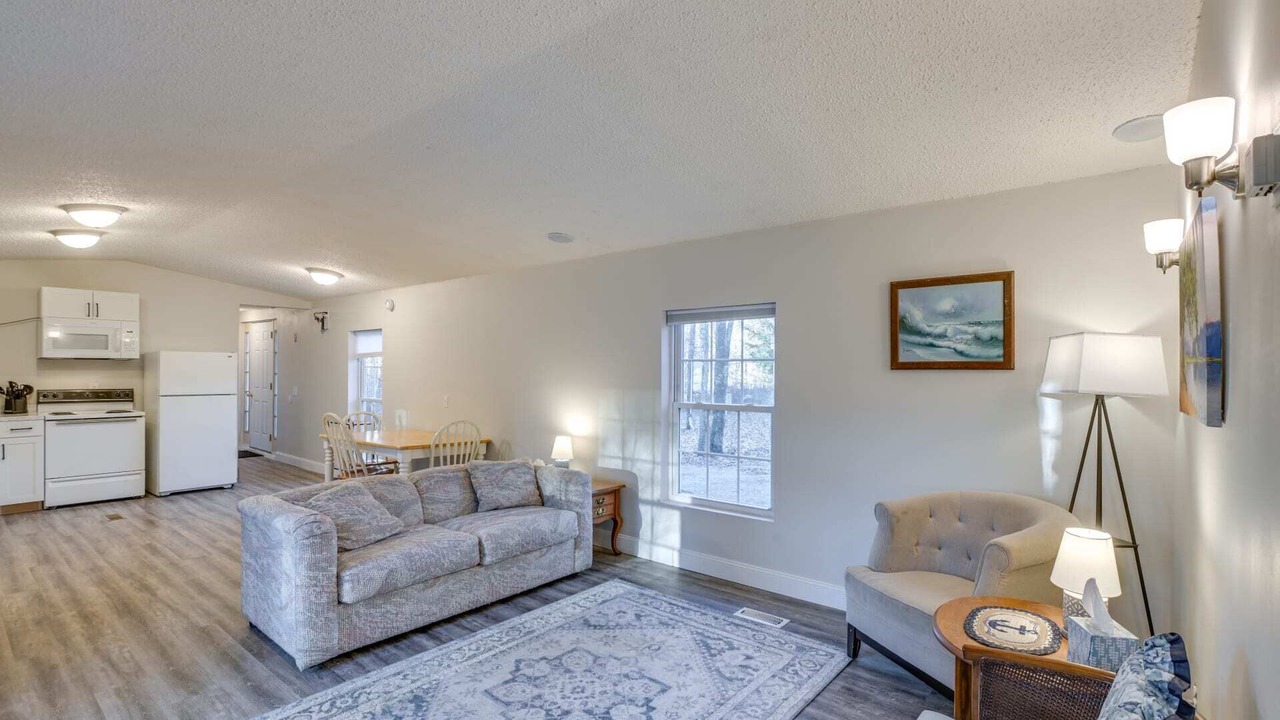 Photo of Livingroom in Glenburn