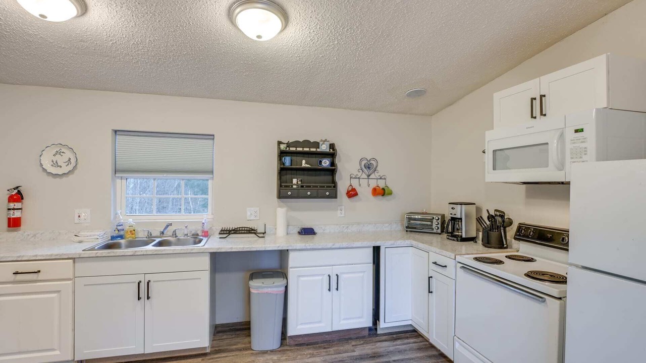 Photo of Kitchen in Glenburn