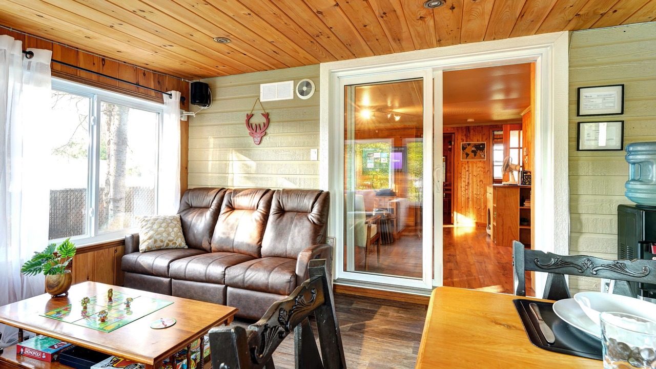 Photo of Livingroom in Saint-Michel-des-Saints