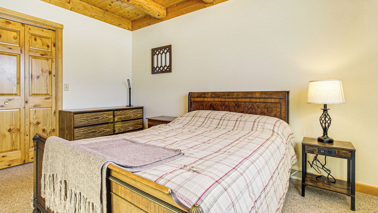 Photo of Bedroom in Abrams