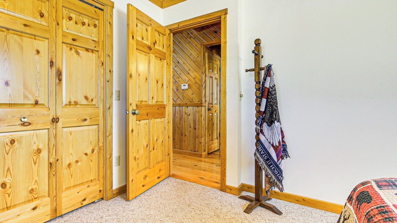 Photo of Bedroom in Abrams