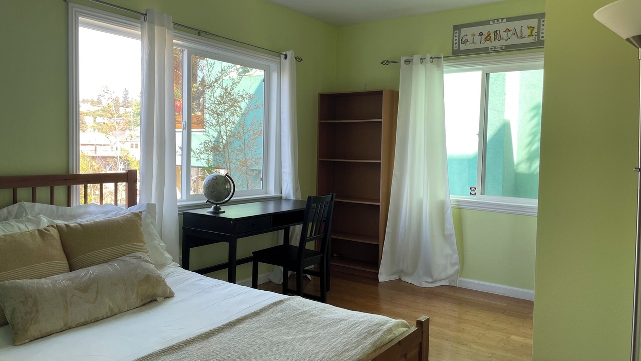 Photo of Bedroom in Lakeshore