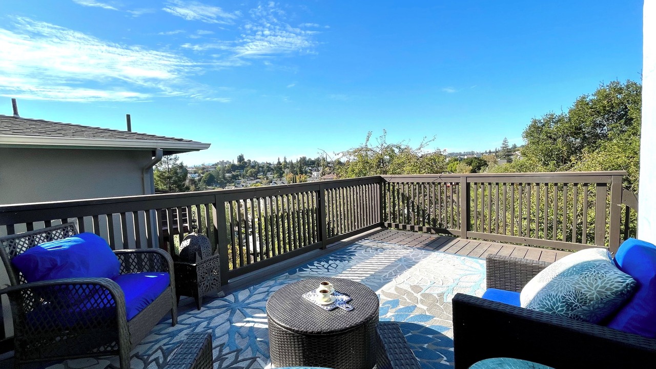 Photo of Patio Balcony in Lakeshore