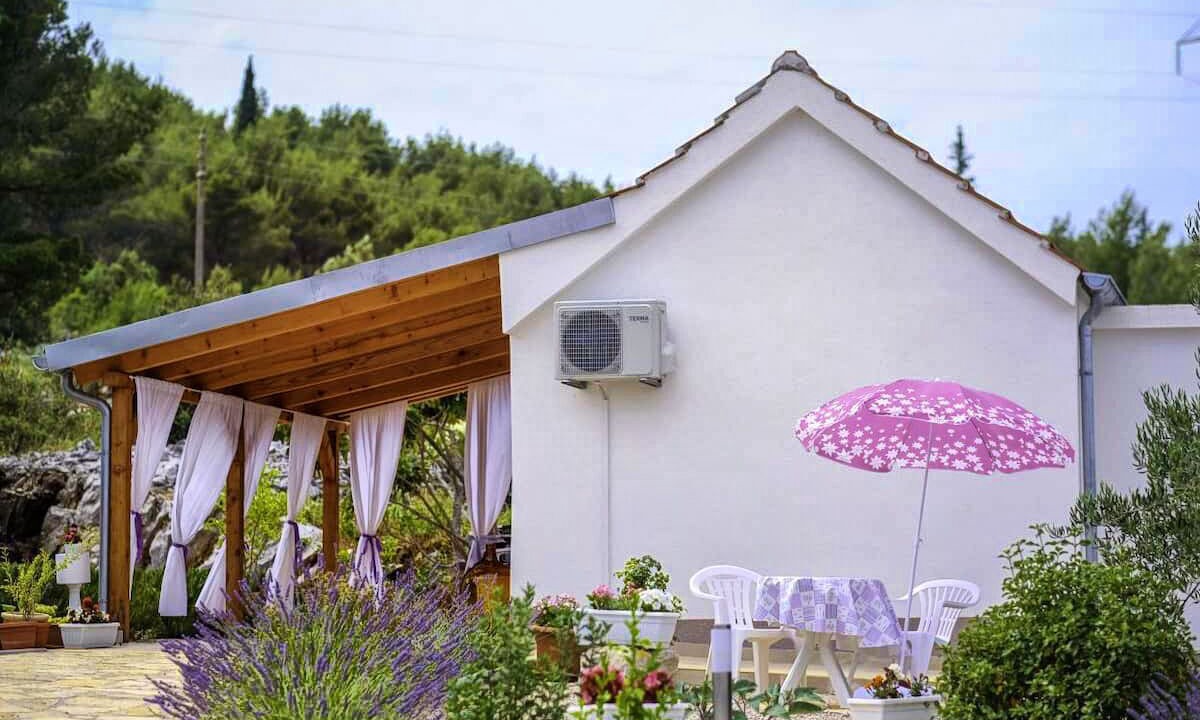 Photo of Outdoor in Raslina