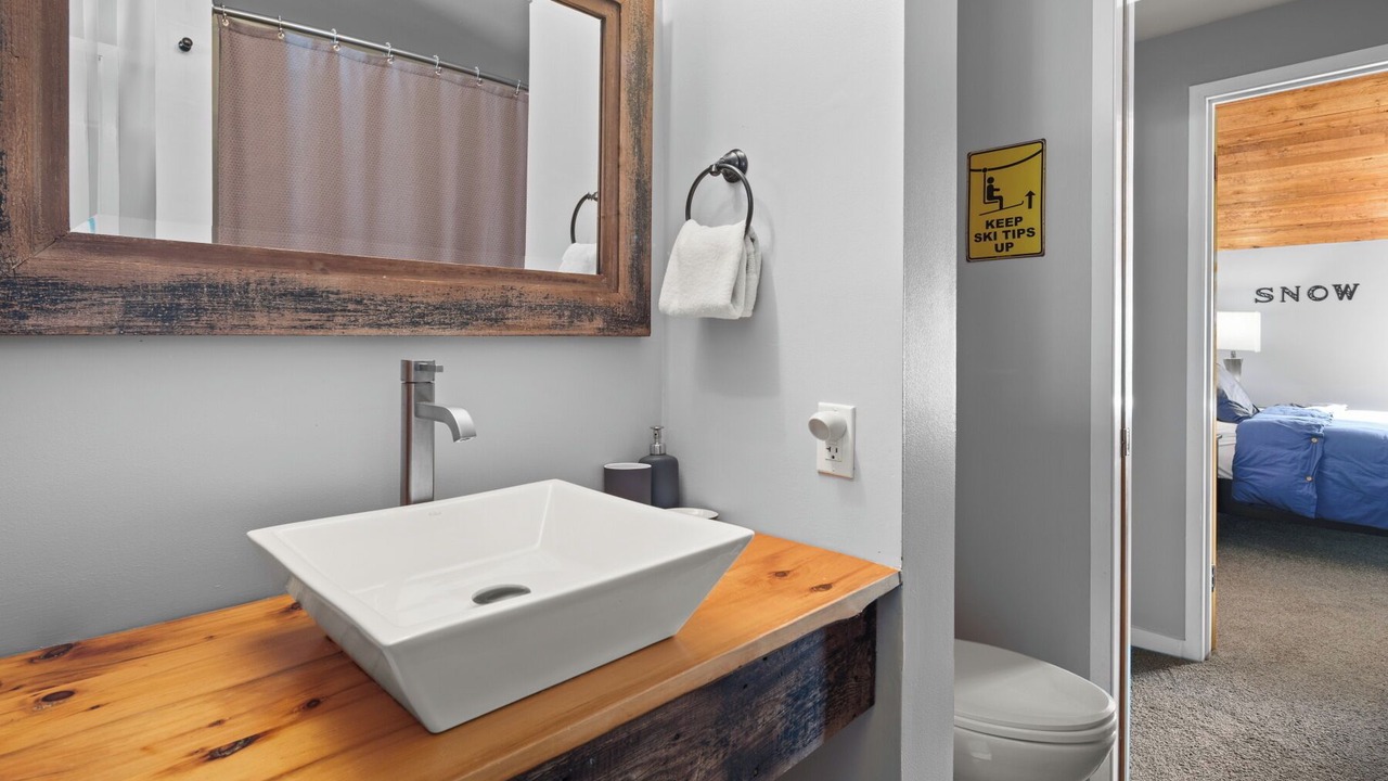Photo of Bathroom in Warren
