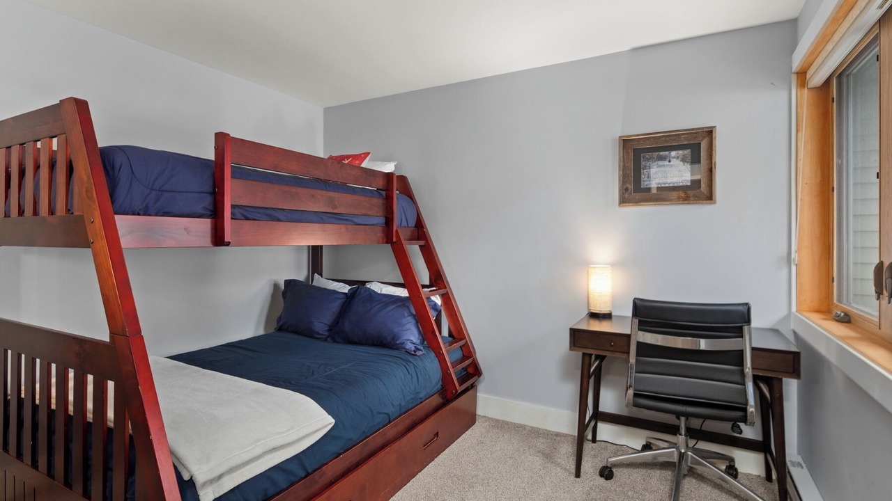 Photo of Bedroom in Warren