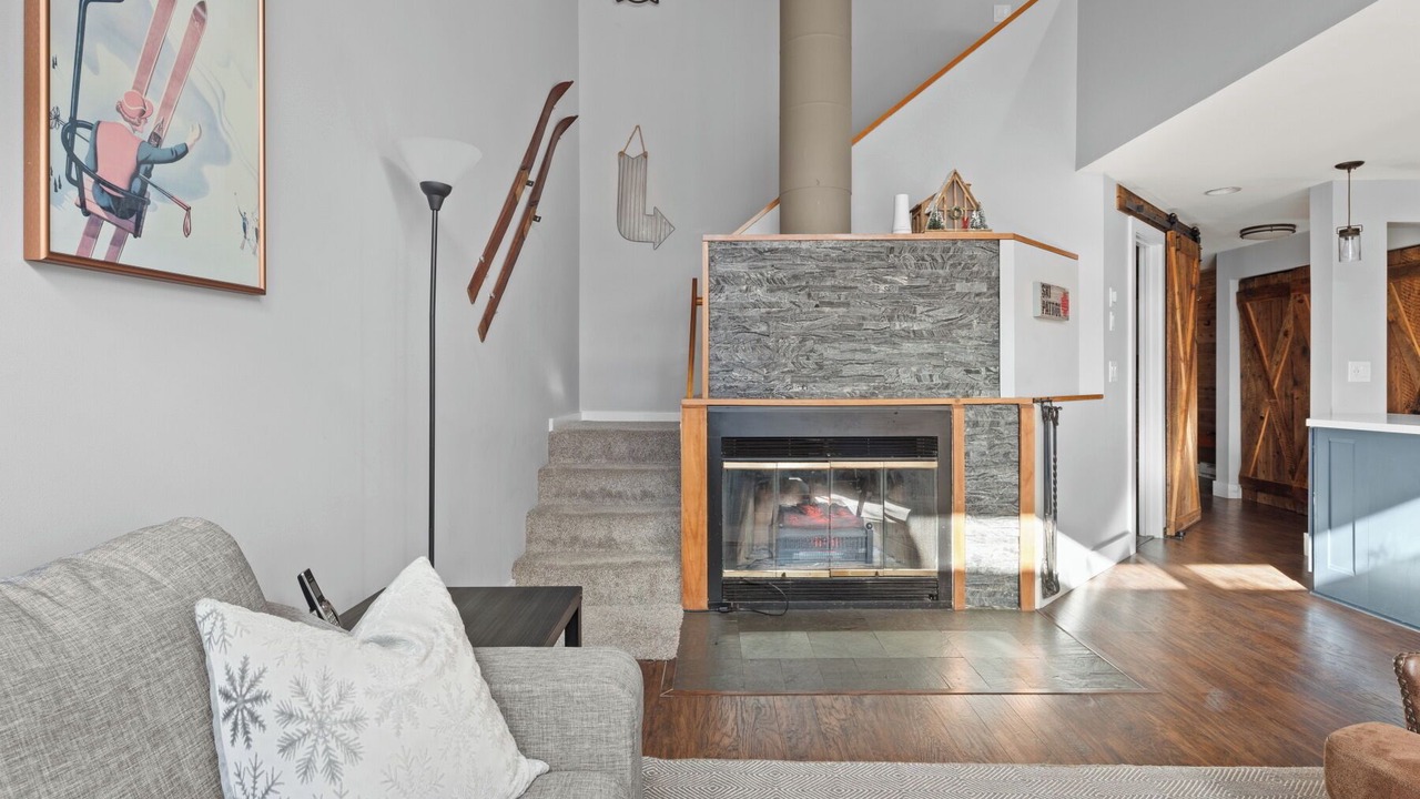 Photo of Livingroom in Warren