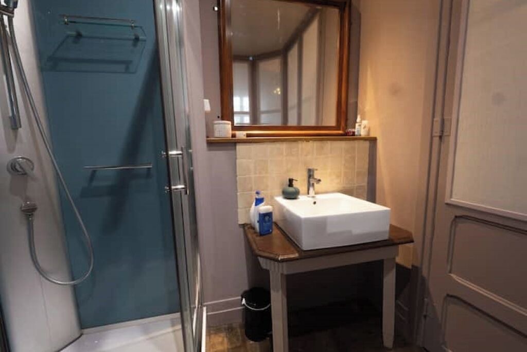 Photo of Bathroom in Confolens