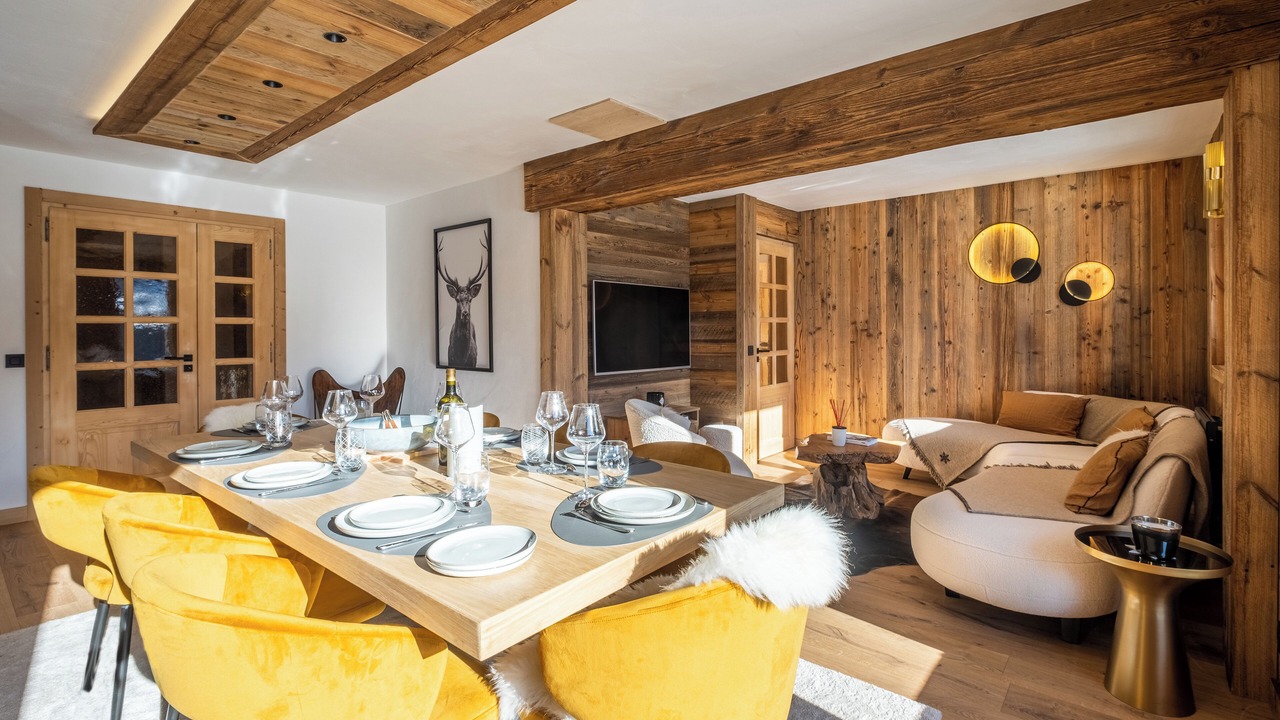 Photo of Others in Demi-Quartier