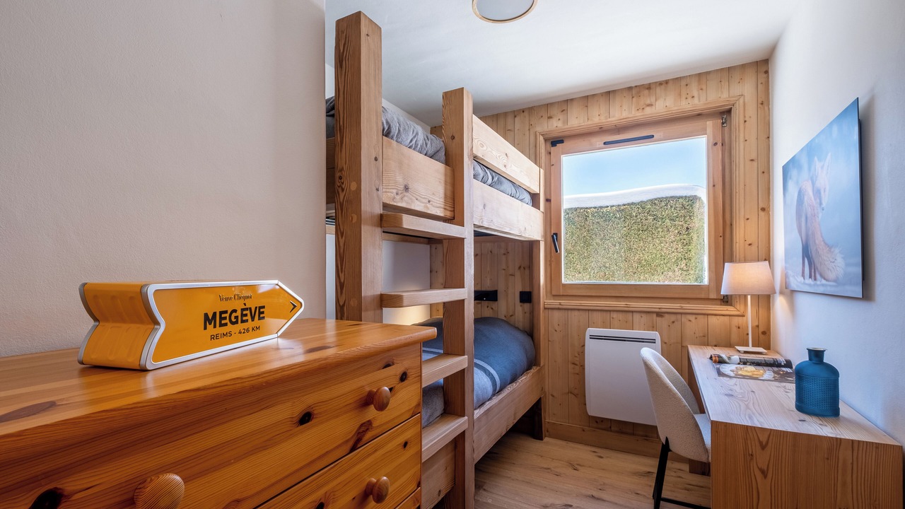 Photo of Bedroom in Demi-Quartier