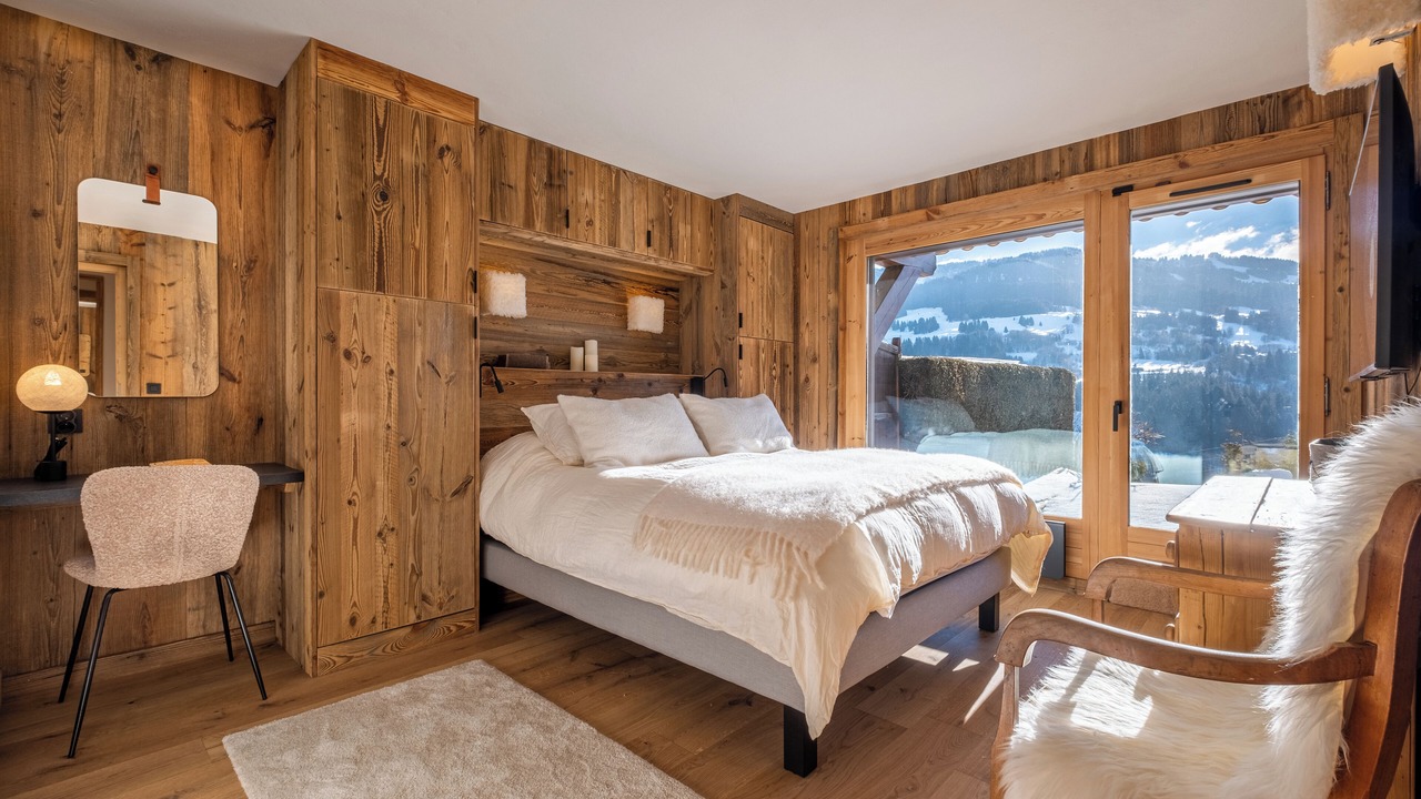 Photo of Bedroom in Demi-Quartier