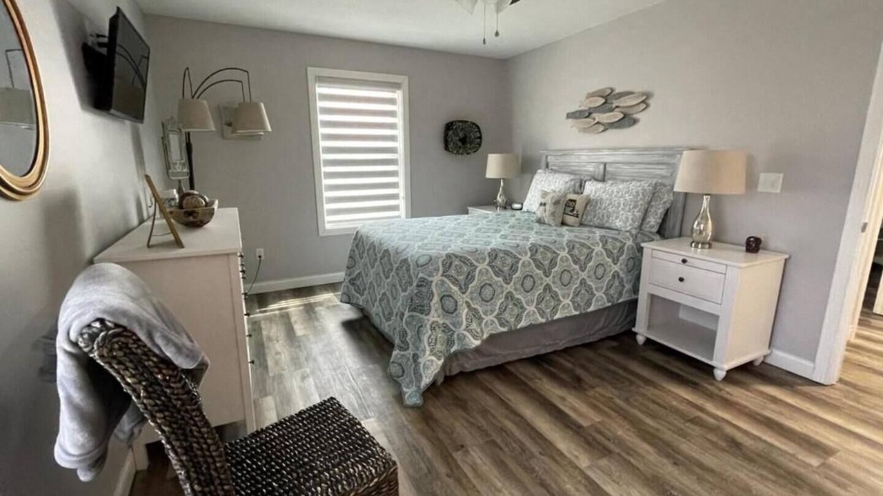 Photo of Bedroom in Lakeview