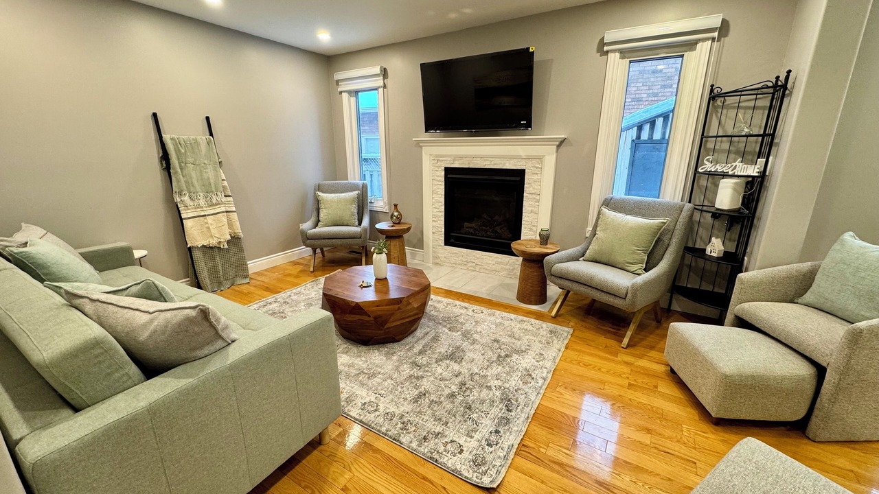 Photo of Livingroom in Erin Mills