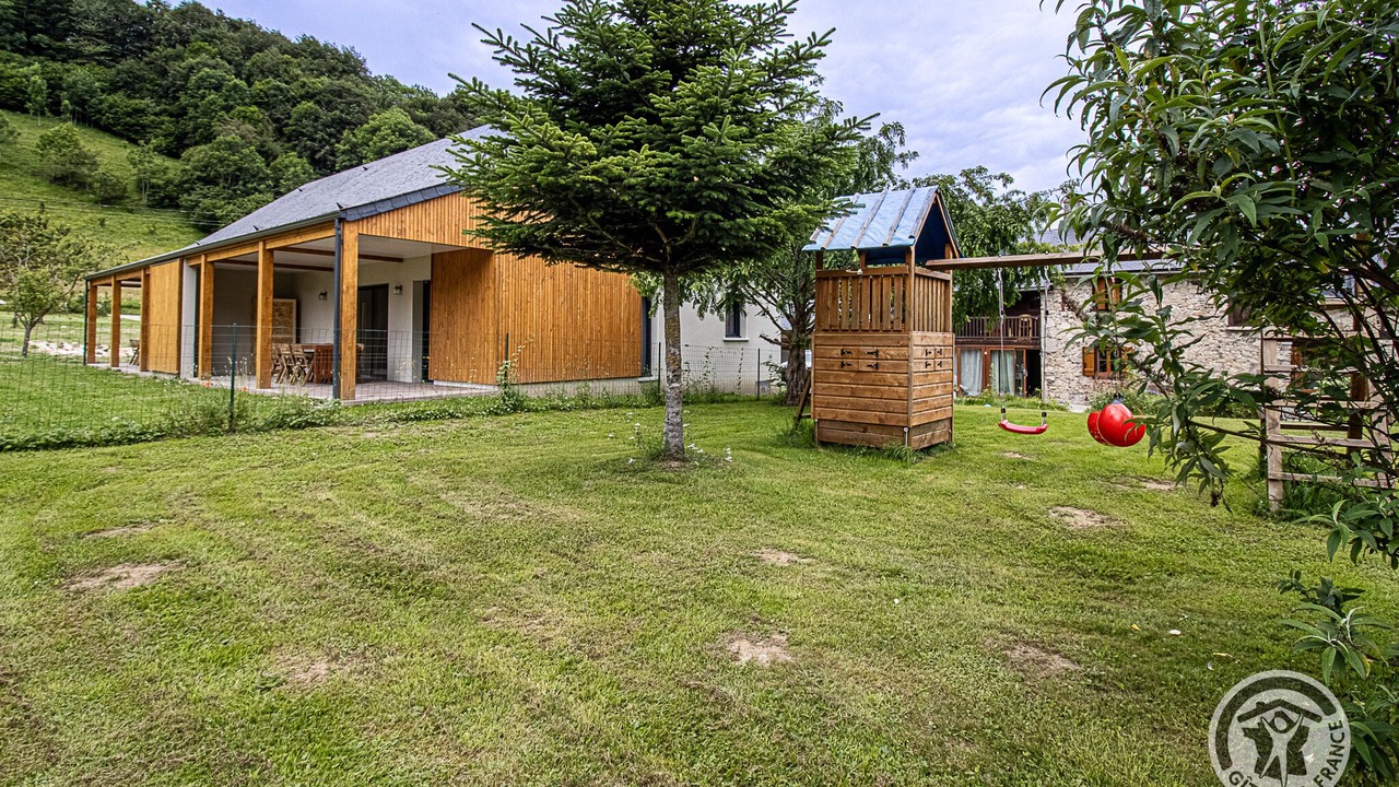 Photo of Outdoor in Campan