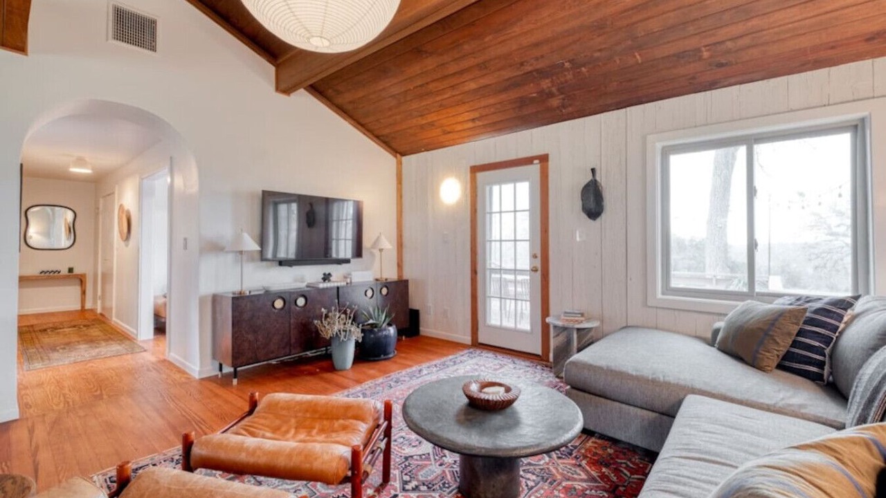 Photo of Livingroom in Bastrop
