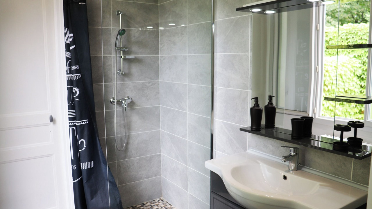 Photo of Bathroom in Charleville-Mezieres