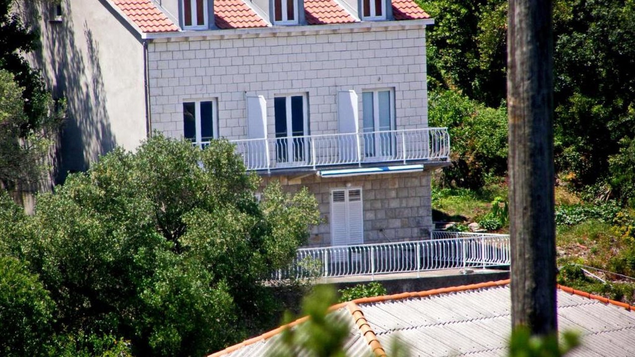 Photo of Outdoor in Polace