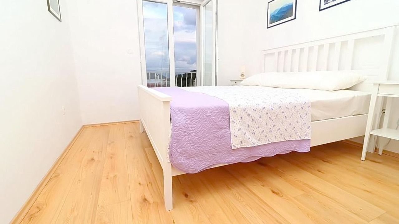 Photo of Bedroom in Polace