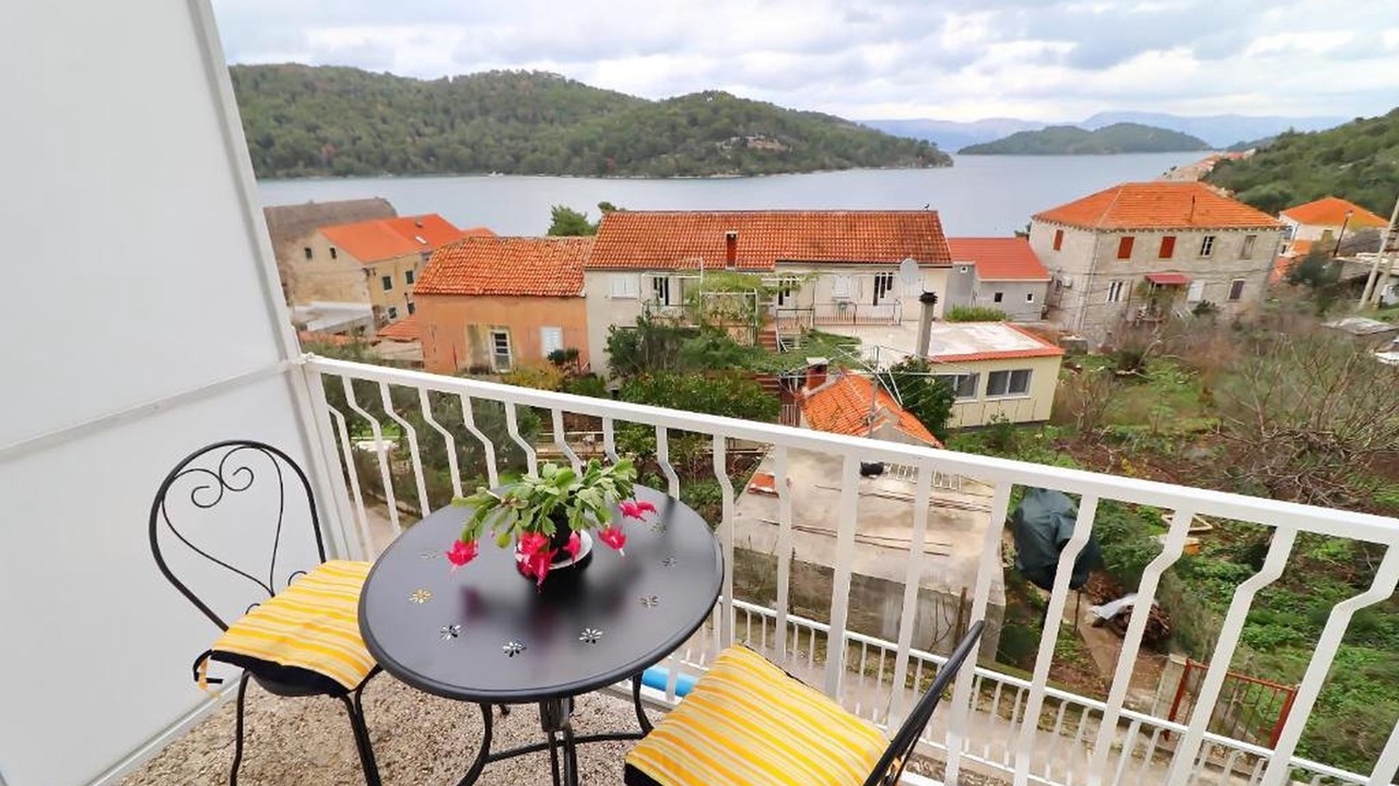 Photo of Outdoor in Polace