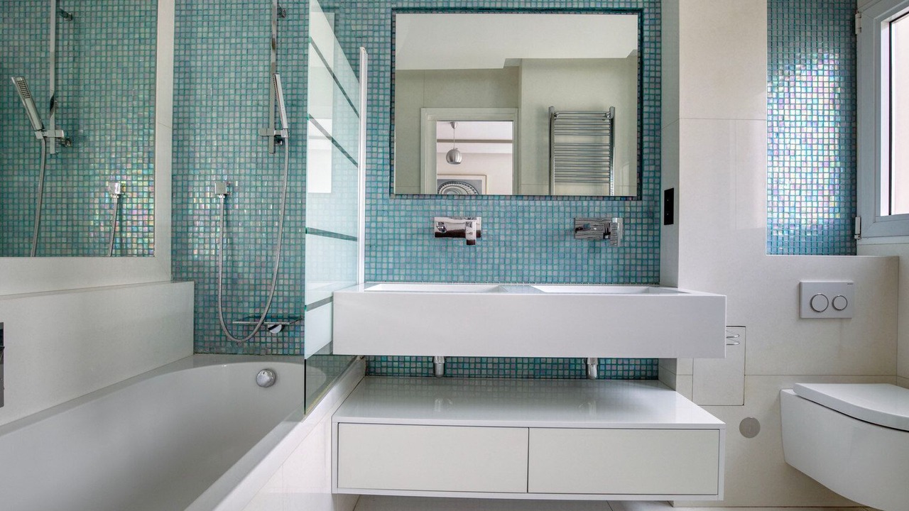 Photo of Bathroom in Porte-Dauphine