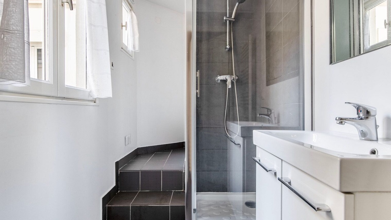 Photo of Bathroom in Chaillot