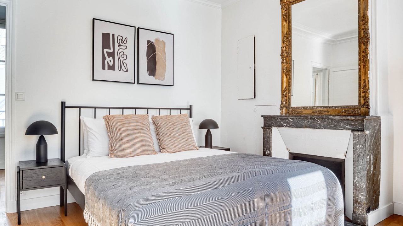 Photo of Bedroom in 8th Arrondissement