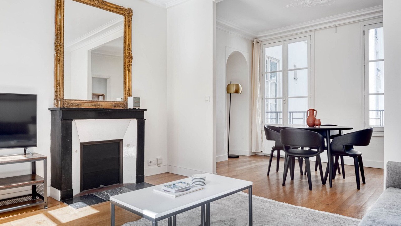 Photo of Livingroom in 8th Arrondissement