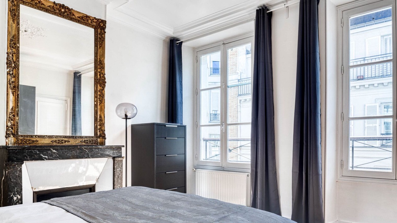 Photo of Bedroom in 8th Arrondissement