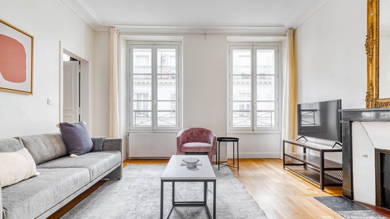 Photo of Livingroom in 8th Arrondissement