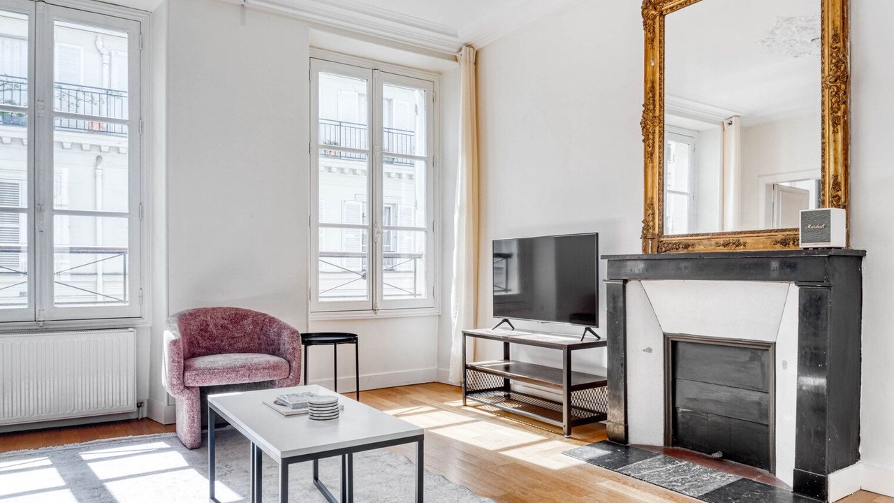 Photo of Livingroom in 8th Arrondissement