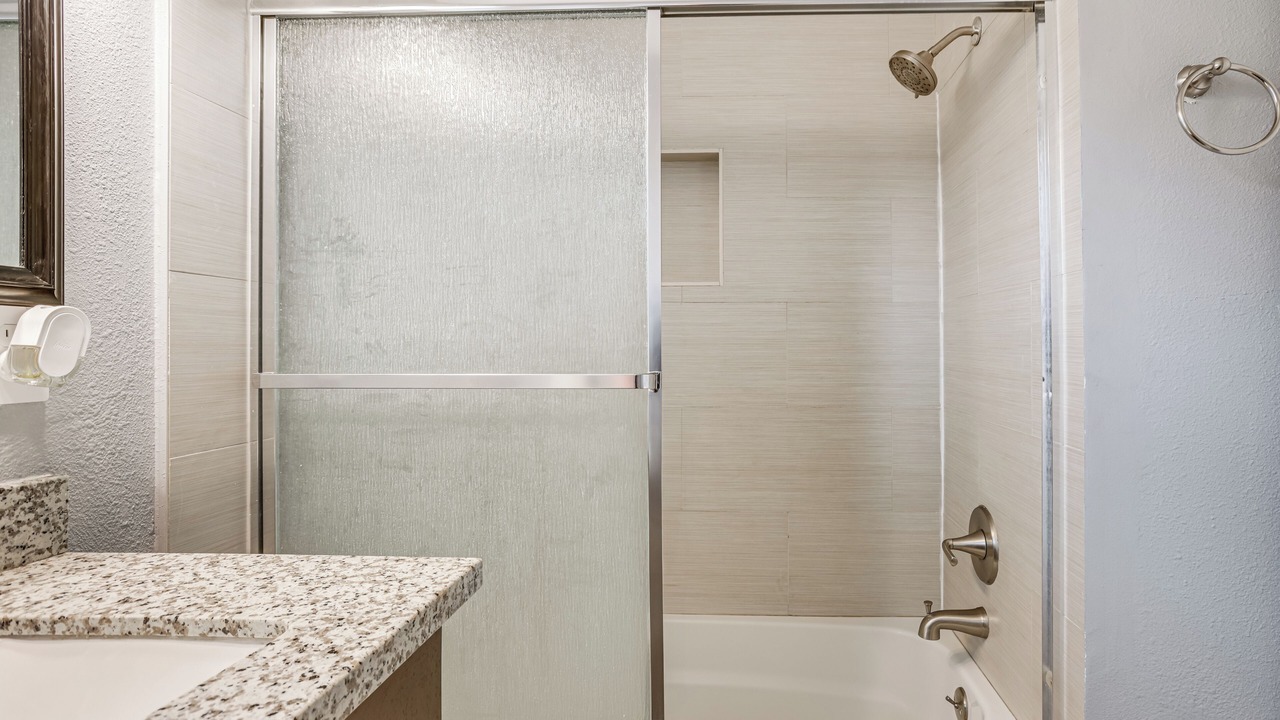 Photo of Bathroom in Woodlake - Briar Meadow