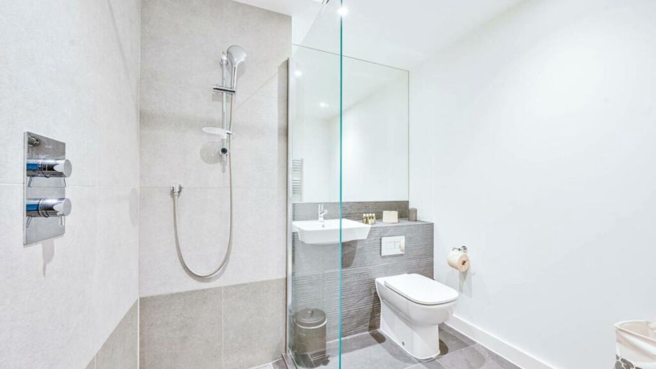 Photo of Bathroom in Bromley North