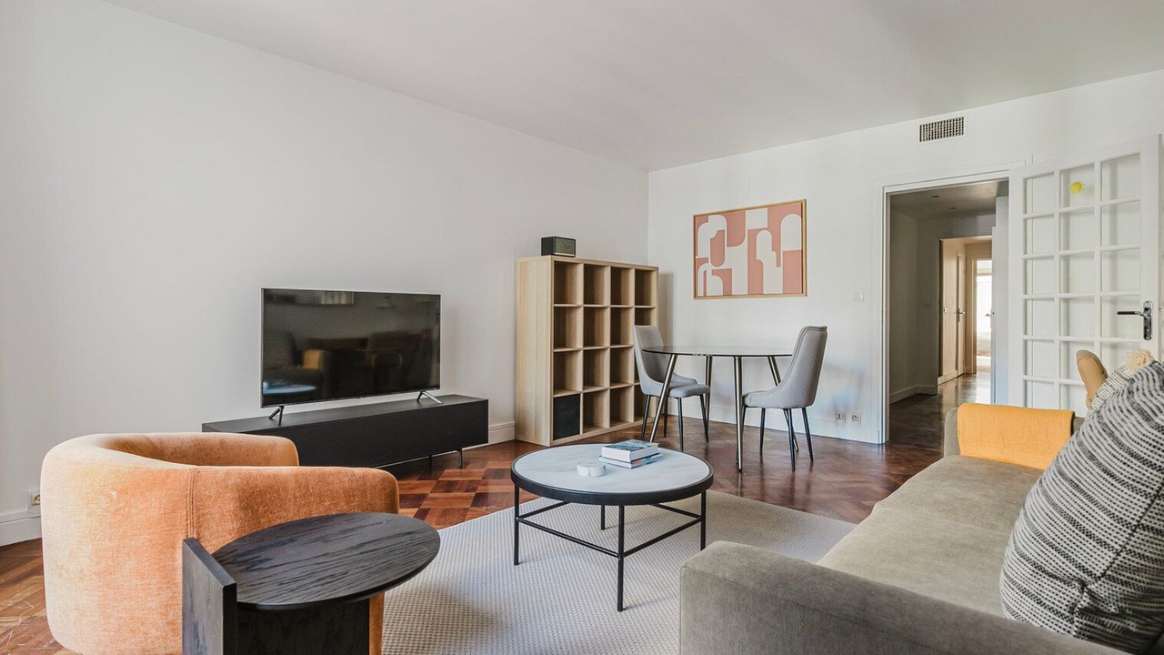 Photo of Livingroom in Quartier de l'Ecole-Militaire