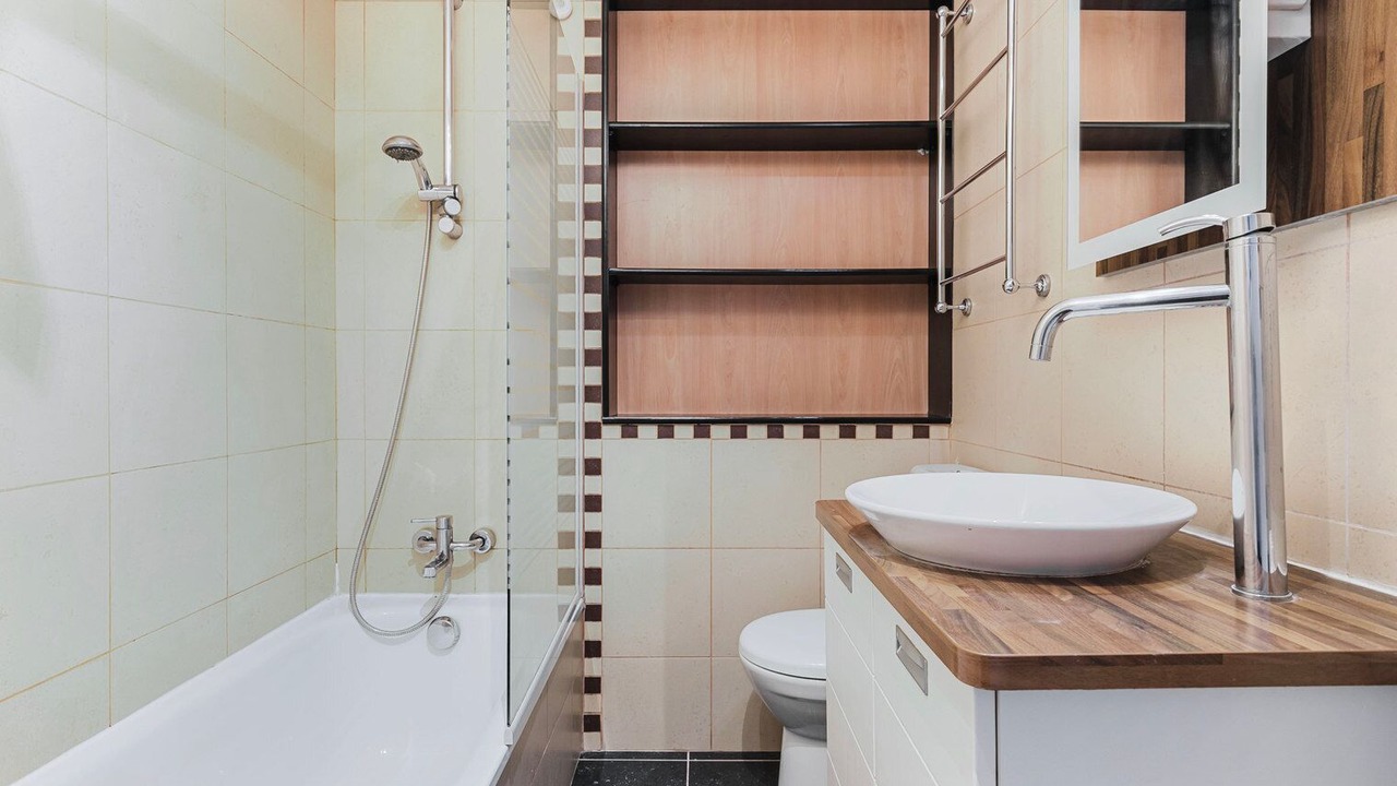 Photo of Bathroom in Quartier de l'Ecole-Militaire